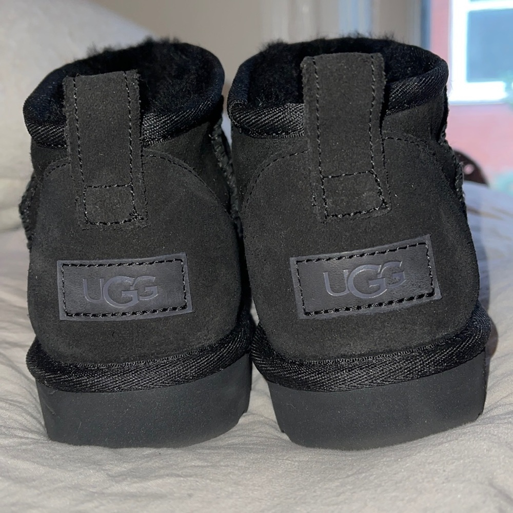 Classic ultra mini black UGG size 8
